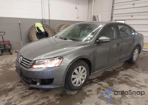 2012 Volkswagen Passat 2.5L S z USA, uszkodzony, nr VIN 1VWAP7A38CC014679